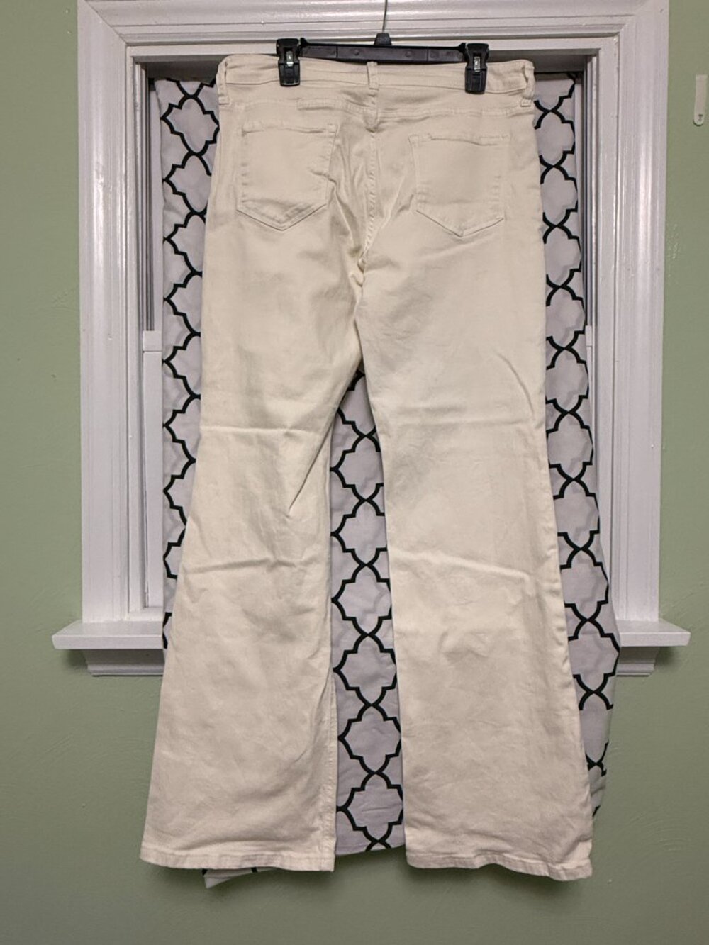 Boston Proper Ivory Stretch Bootcut Jeans Size 14 Cream Denim - Picture 5 of 10